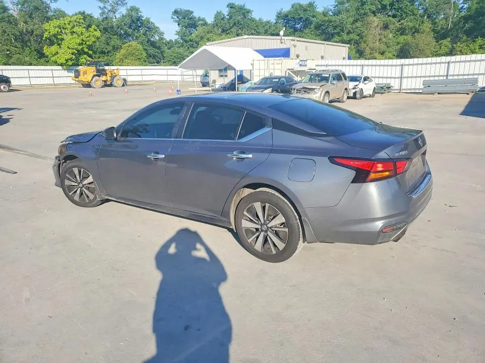 2021 NISSAN ALTIMA SV  