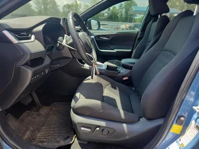 2022 TOYOTA RAV4 SE  
