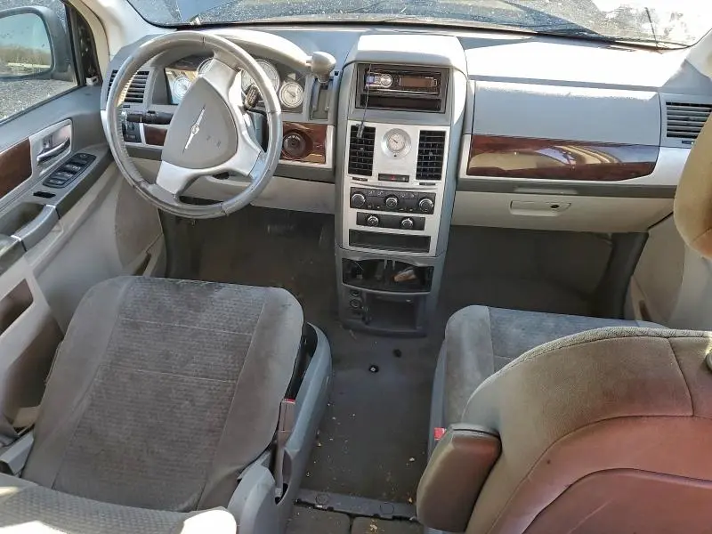 2010 CHRYSLER TOWN & COUNTRY TOURING  