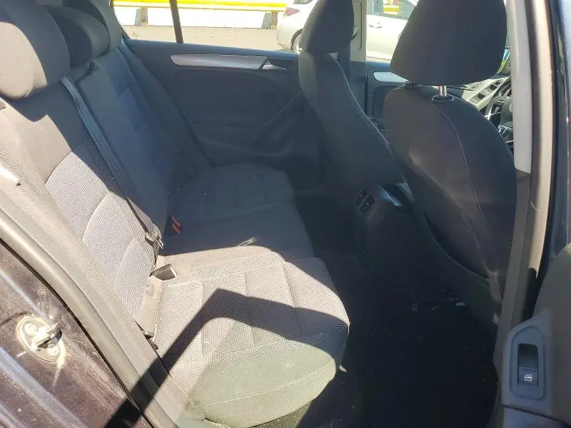 2011 VOLKSWAGEN GOLF   