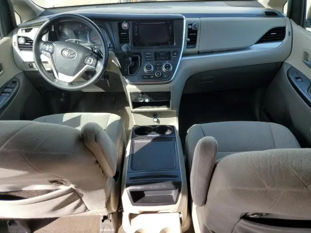 2017 TOYOTA SIENNA LE  