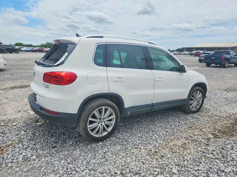 2013 VOLKSWAGEN TIGUAN S  
