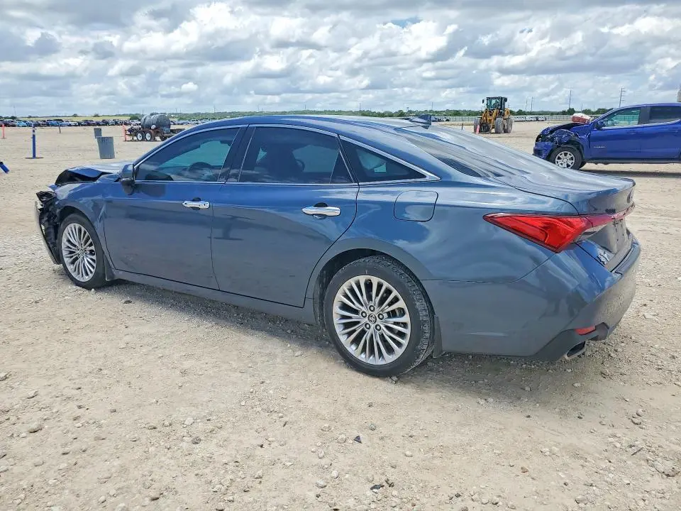 2020 TOYOTA AVALON LIMITED  