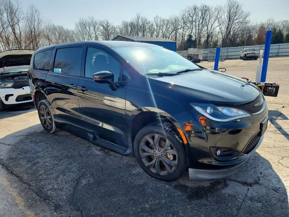 2020 CHRYSLER PACIFICA TOURING  