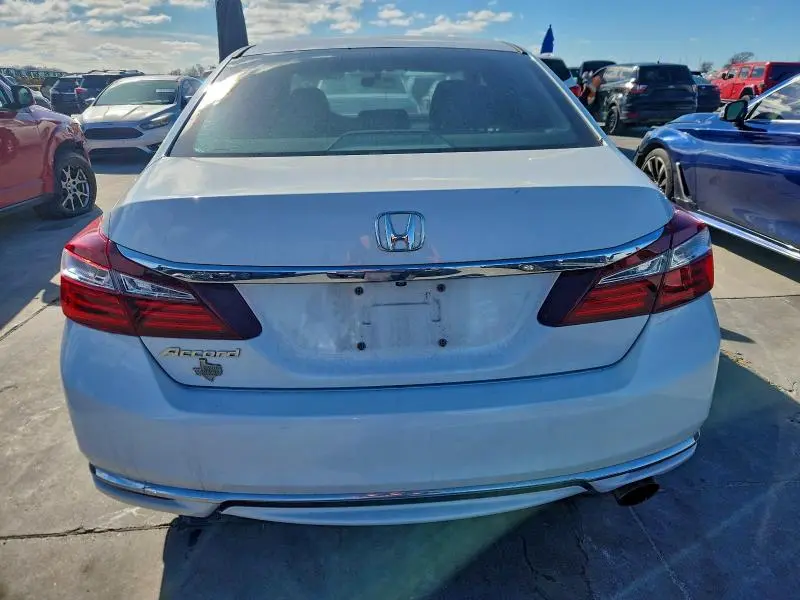 2017 HONDA ACCORD LX  