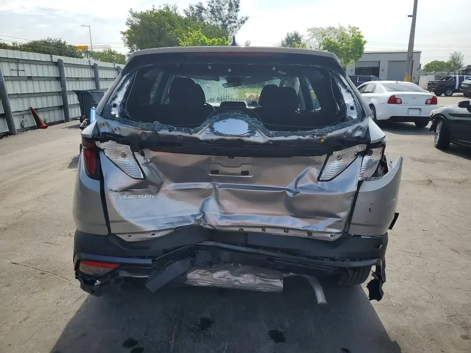 2025 HYUNDAI TUCSON SE  