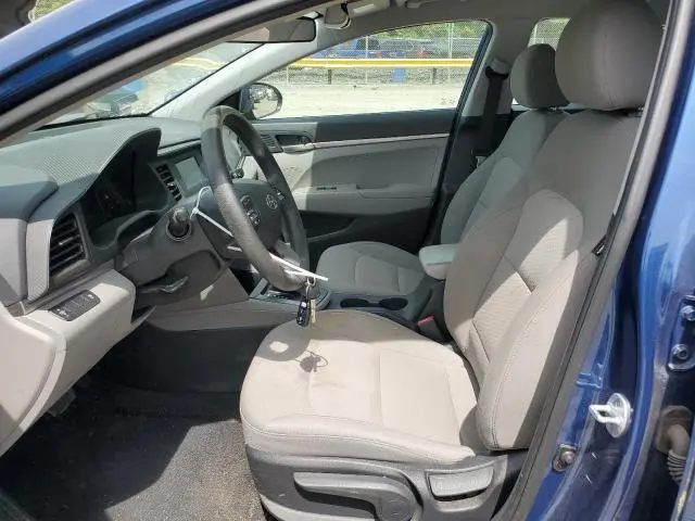 2019 HYUNDAI ELANTRA SE  