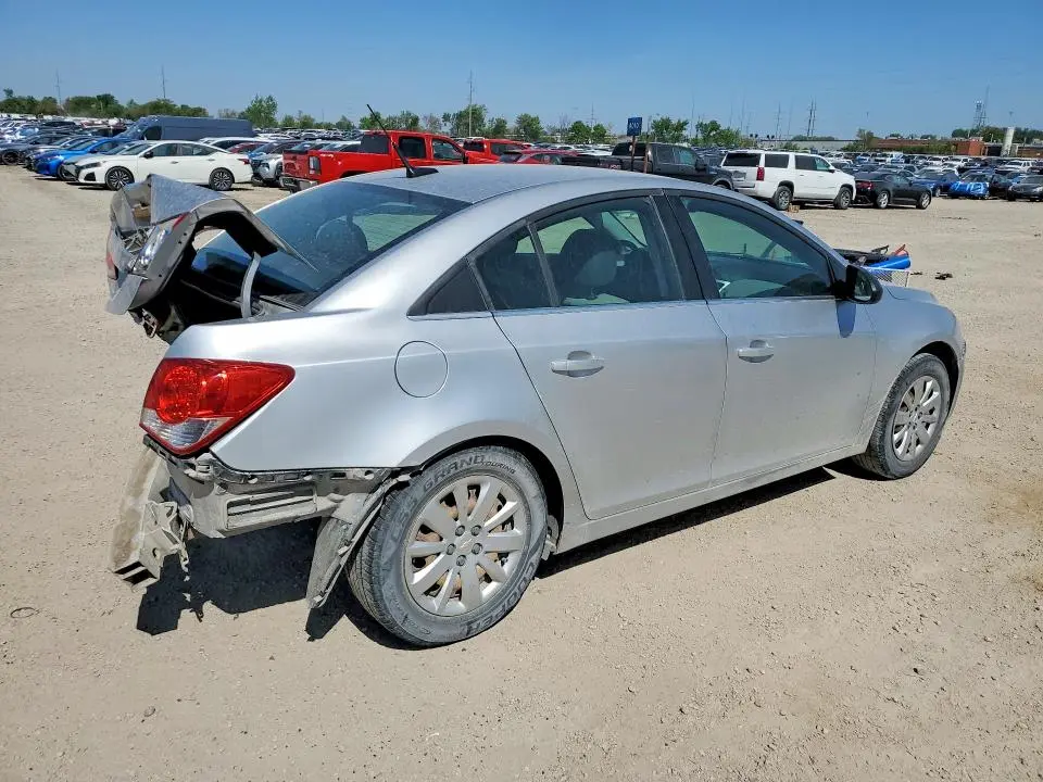 2011 CHEVROLET CRUZE LS  