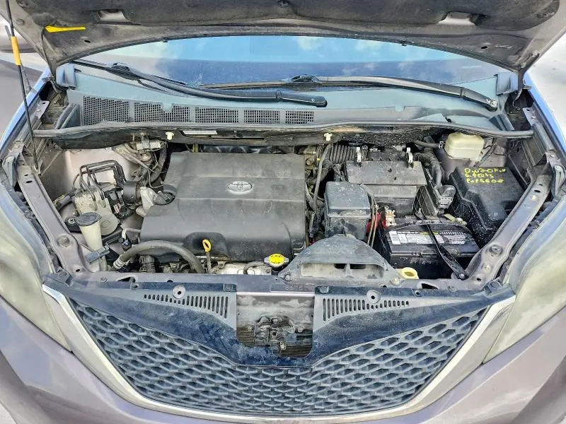 2013 TOYOTA SIENNA SPORT  