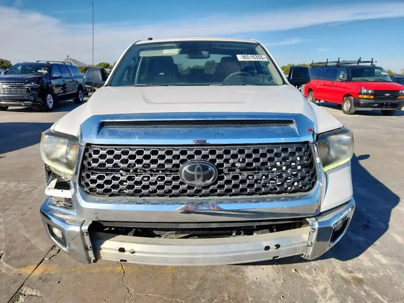 2018 TOYOTA TUNDRA CREWMAX SR5  