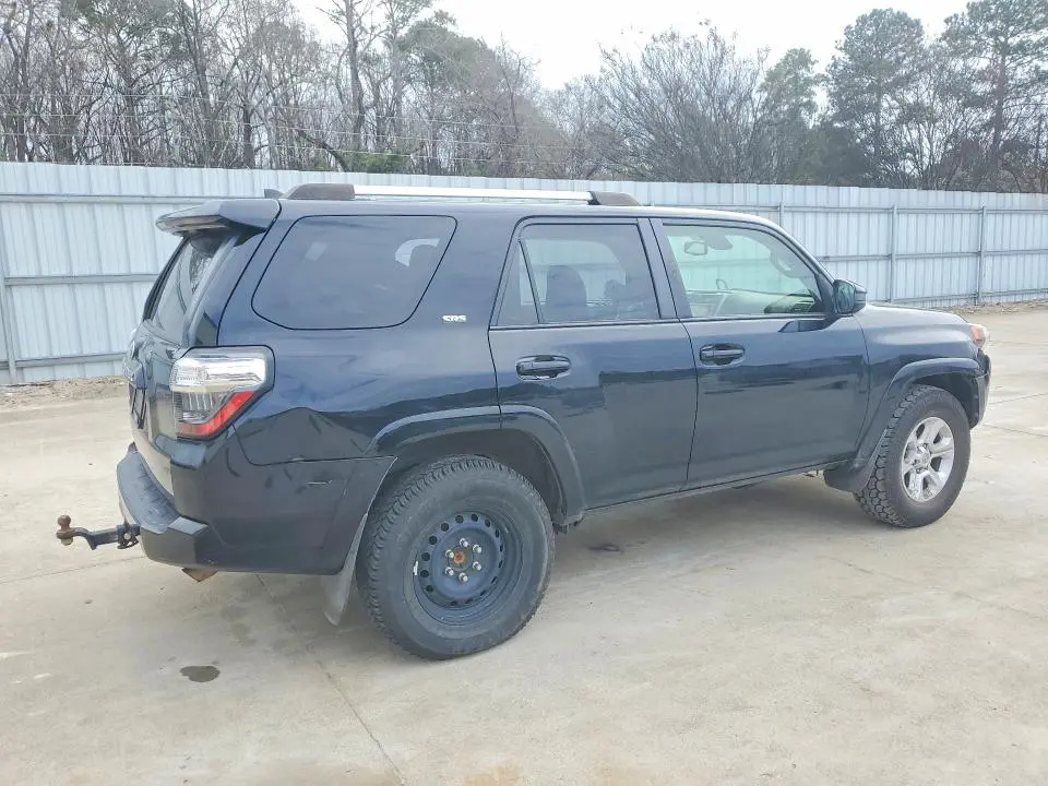 2021 TOYOTA 4RUNNER SR5  
