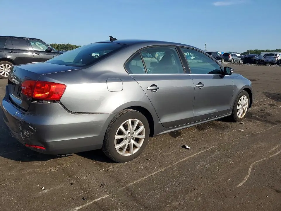 2014 VOLKSWAGEN JETTA SE  