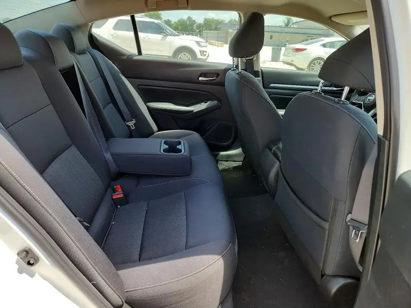2022 NISSAN ALTIMA SV  
