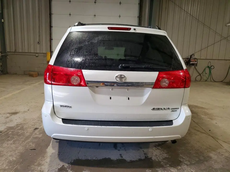 2010 TOYOTA SIENNA XLE LIMITED  