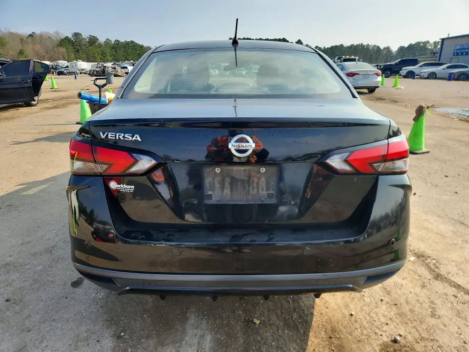 2020 NISSAN VERSA S  
