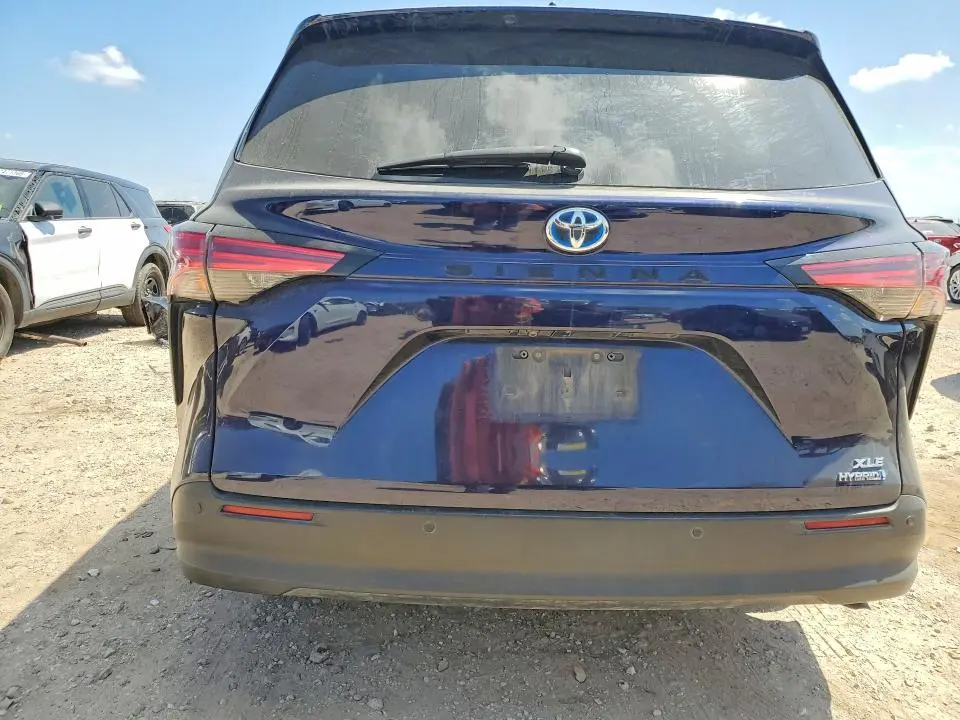 2021 TOYOTA SIENNA XLE 7-PASSENGER  
