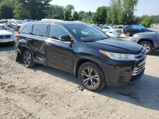 2017 TOYOTA HIGHLANDER LE  