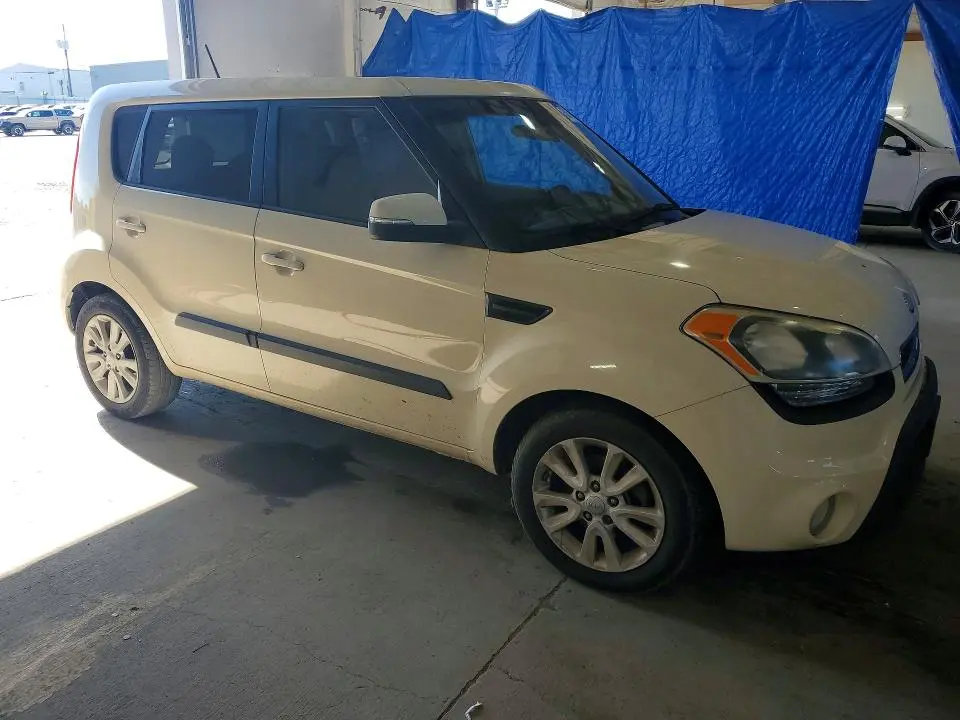 2013 KIA SOUL +  
