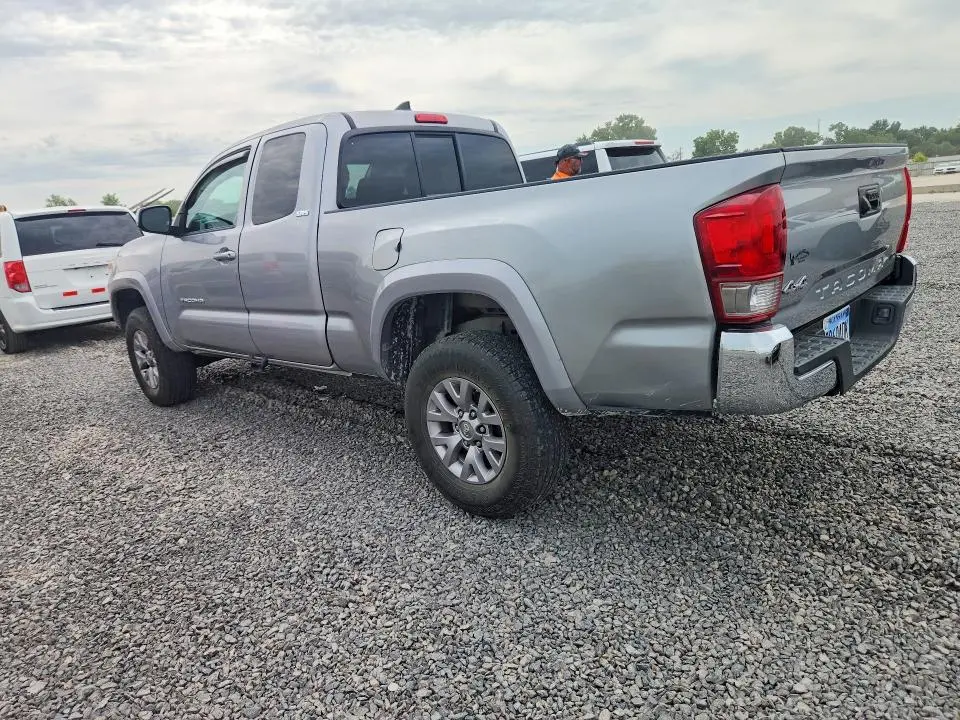 2016 TOYOTA TACOMA SR5  