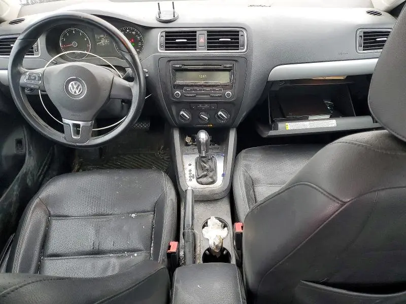 2013 VOLKSWAGEN JETTA SE  