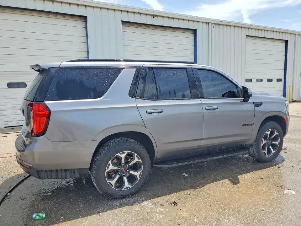 2021 GMC YUKON AT4  