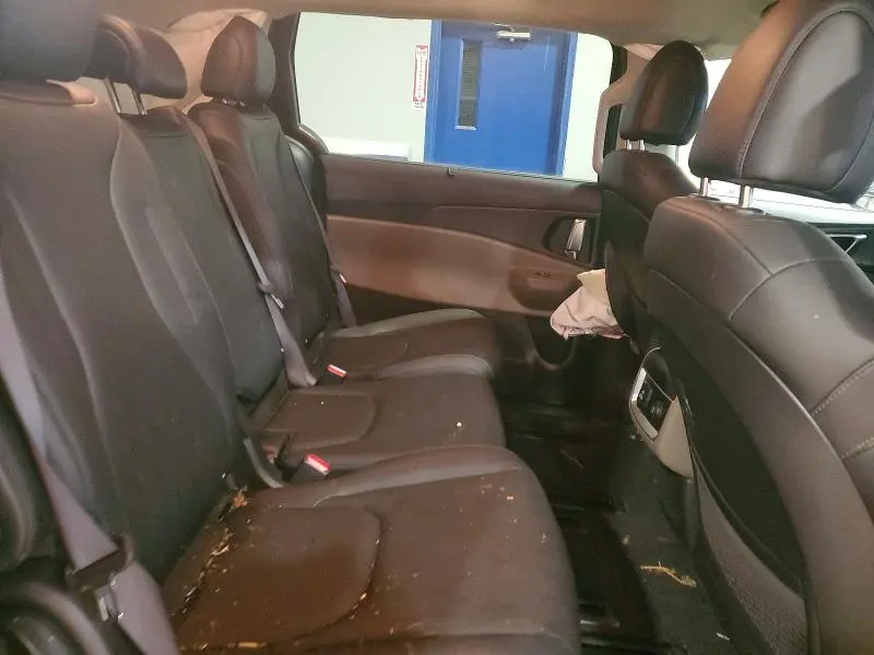 2025 KIA CARNIVAL EX  