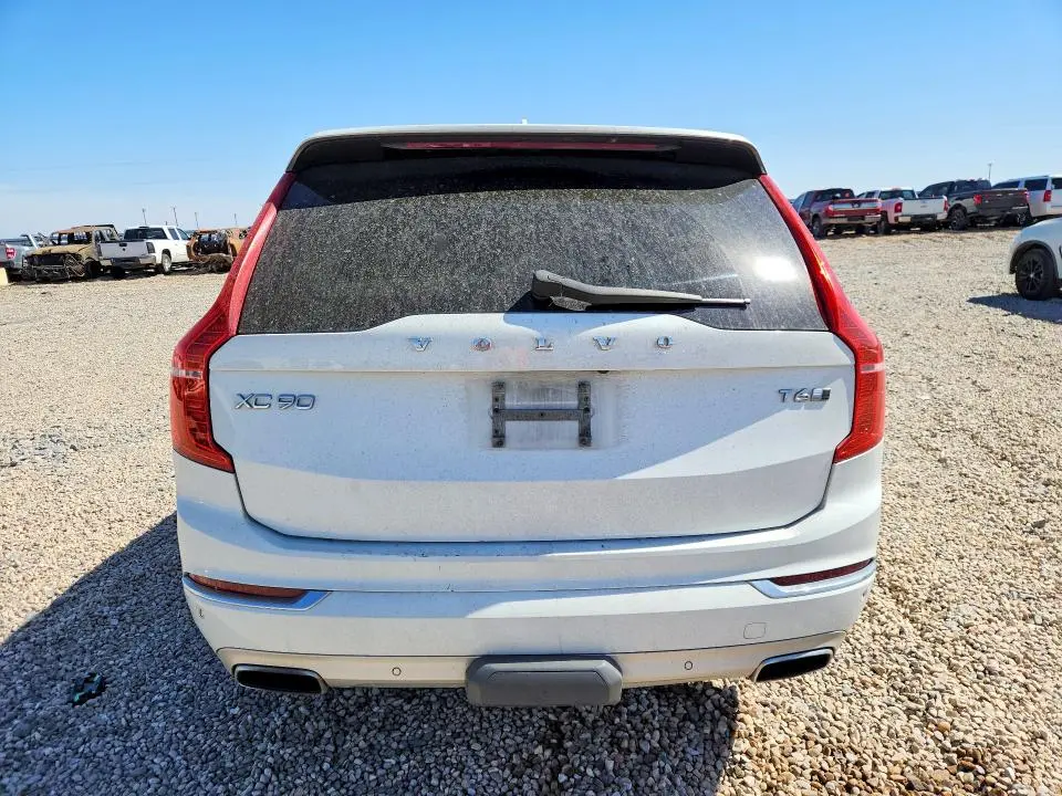 2016 VOLVO XC90 T6  