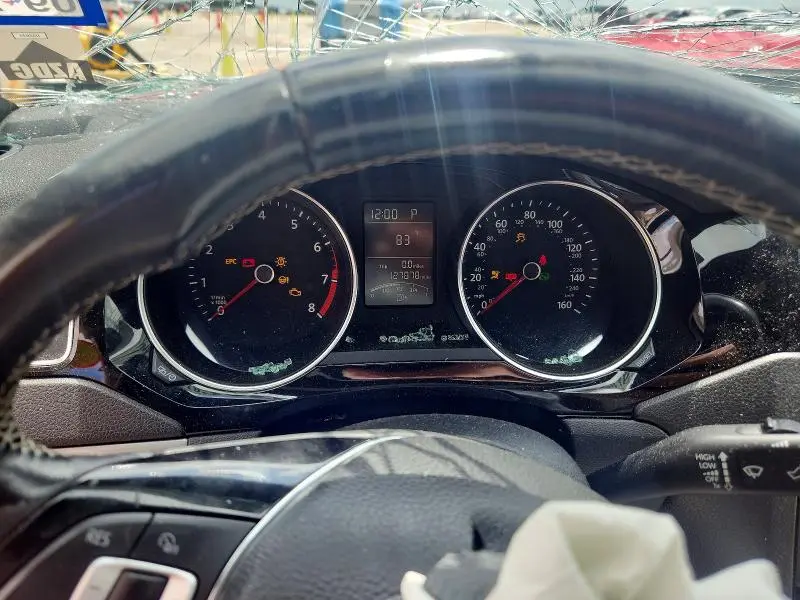 2016 VOLKSWAGEN JETTA SPORT  