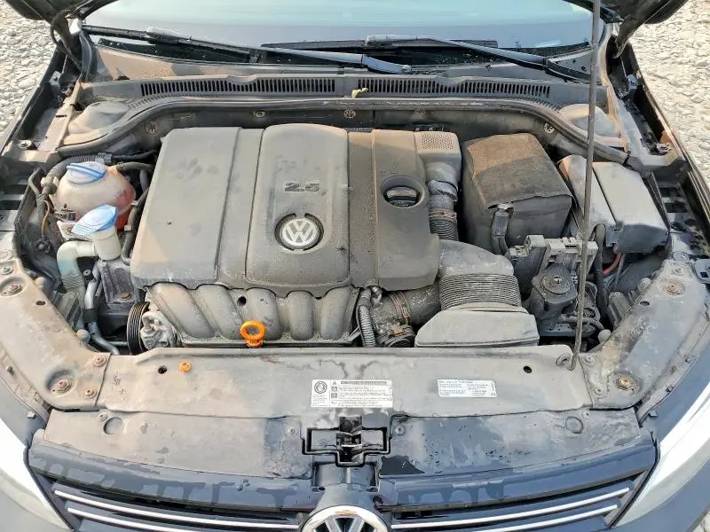 2013 VOLKSWAGEN JETTA SE  