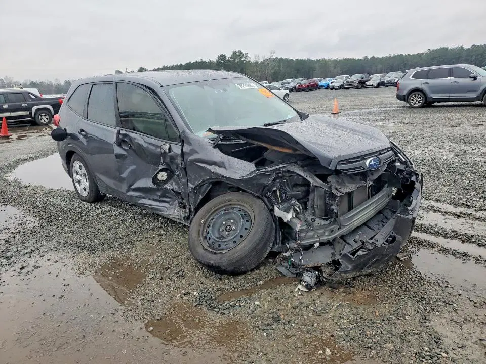 2024 SUBARU FORESTER   
