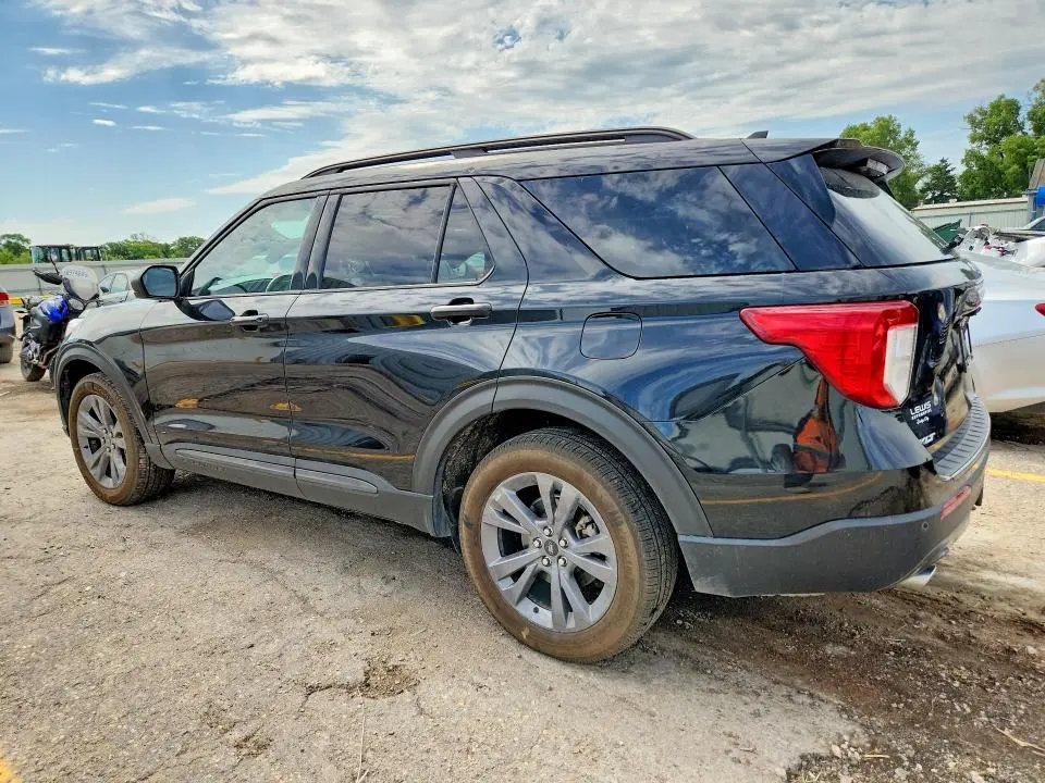 2021 FORD EXPLORER XLT  