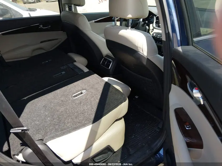 2017 KIA SORENTO 2.4L LX