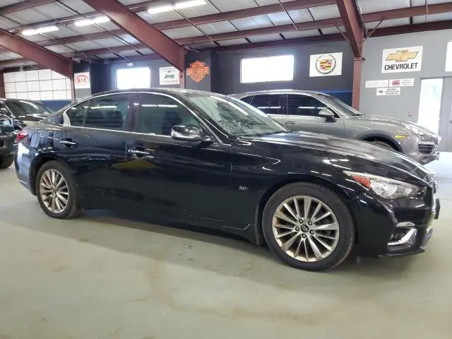 2018 INFINITI Q50 LUXE  