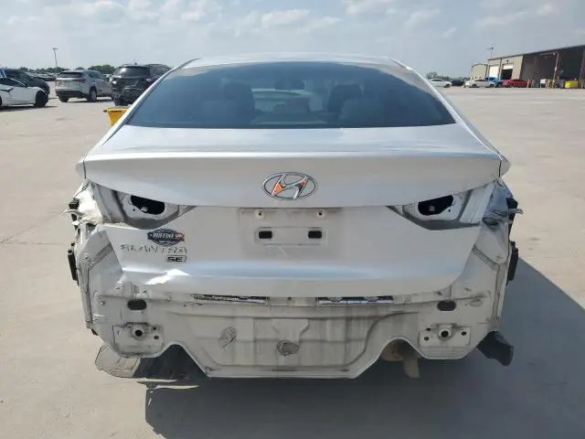 2018 HYUNDAI ELANTRA SE