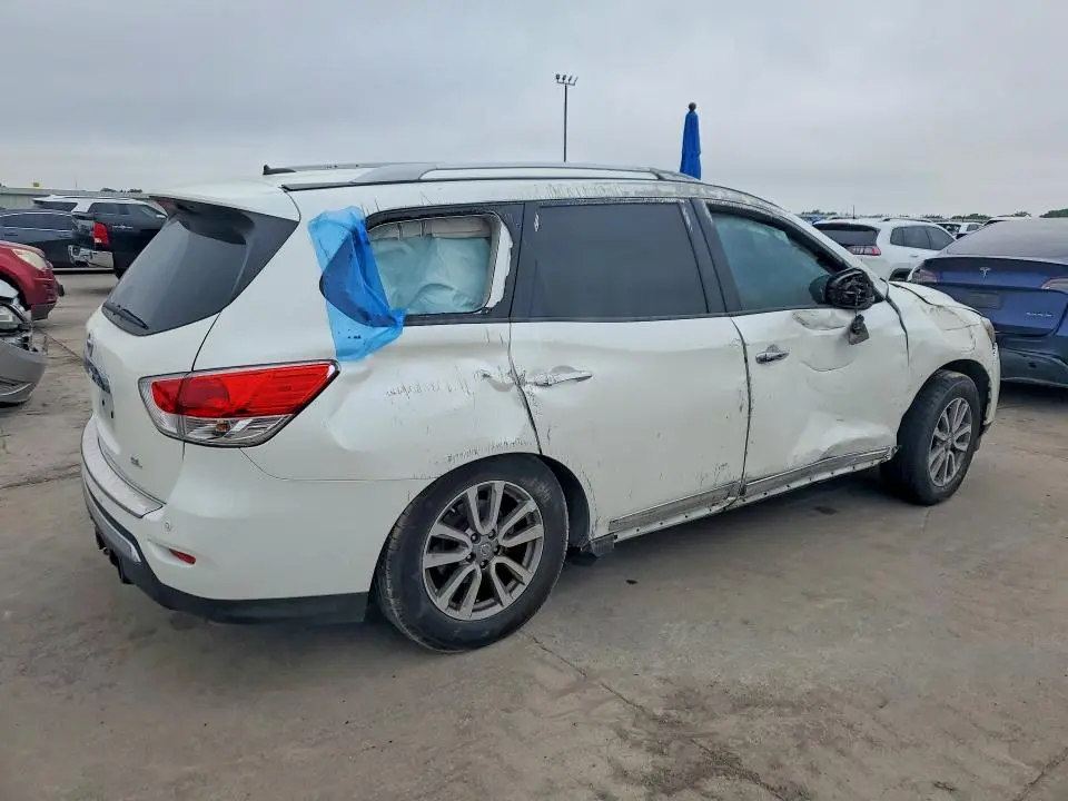 2015 NISSAN PATHFINDER SL  