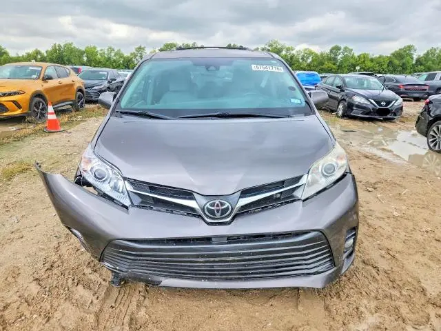 2019 TOYOTA SIENNA XLE 8-PASSENGER  