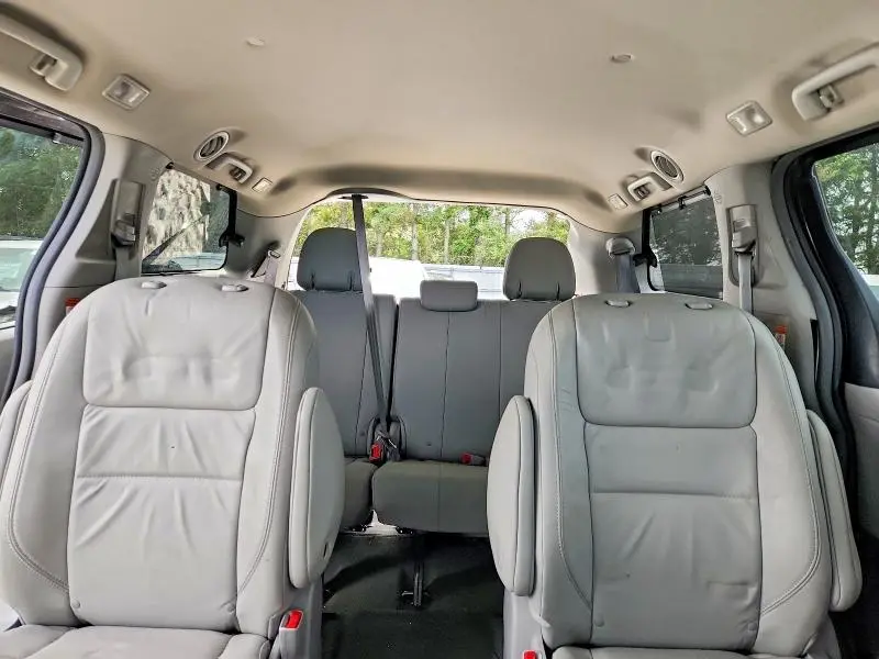 2015 TOYOTA SIENNA XLE 7-PASSENGER  