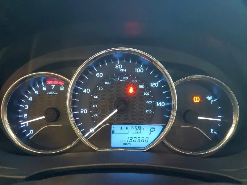 2015 TOYOTA COROLLA LE PLUS  