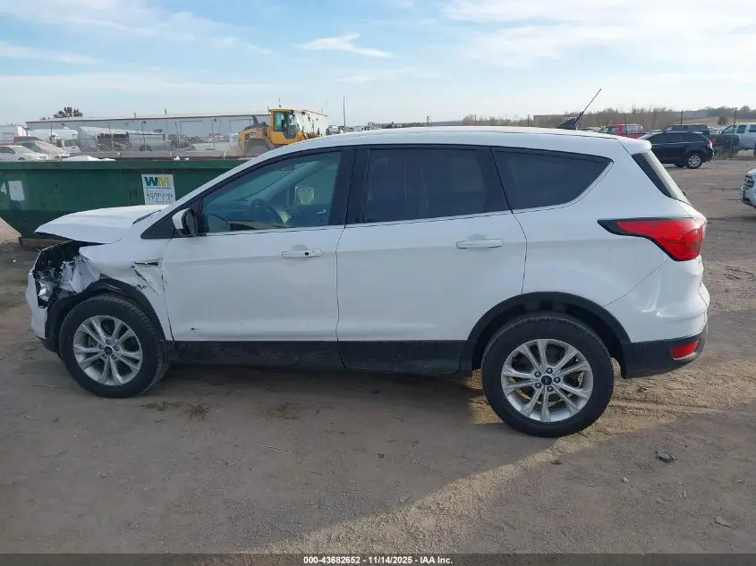 2019 FORD ESCAPE SE