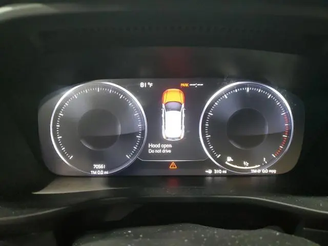 2020 VOLVO XC40 T5 MOMENTUM  