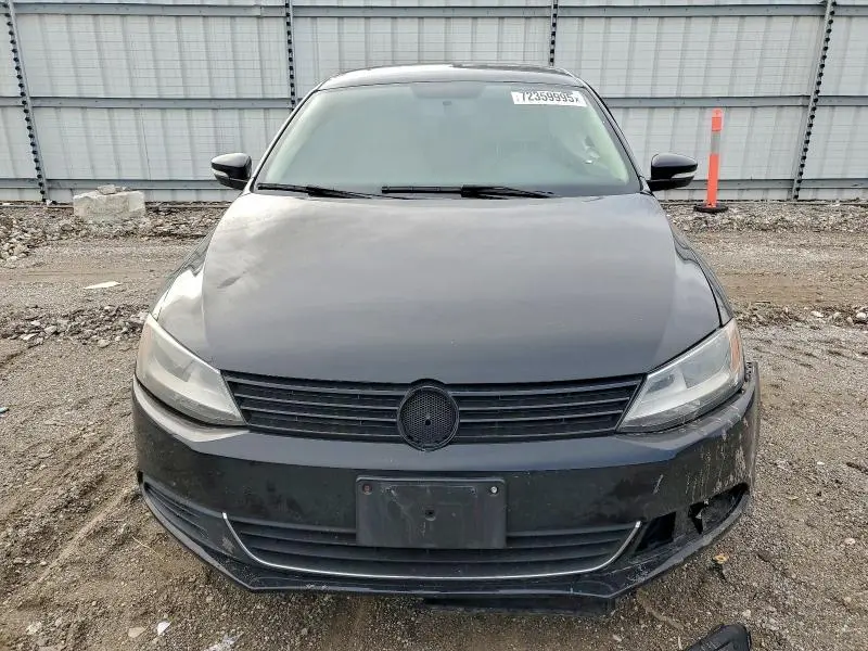 2013 VOLKSWAGEN JETTA SE  