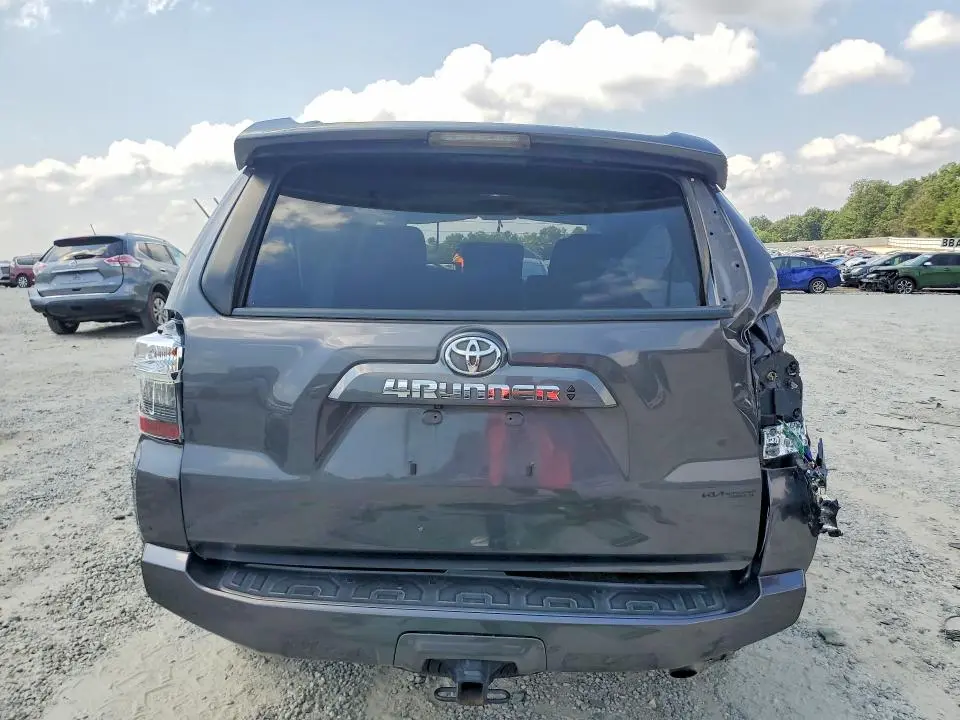 2021 TOYOTA 4RUNNER SR5  