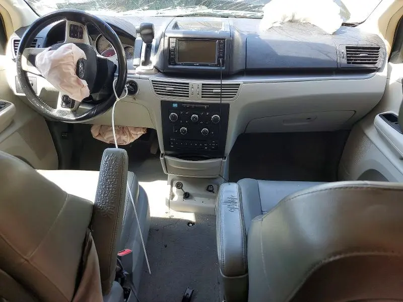 2011 VOLKSWAGEN ROUTAN SE  