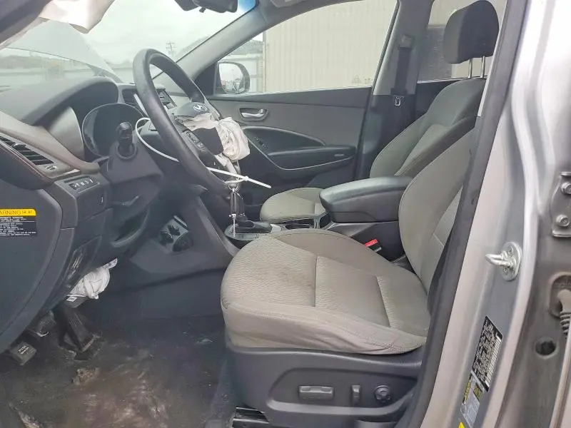2017 HYUNDAI SANTA FE SE  