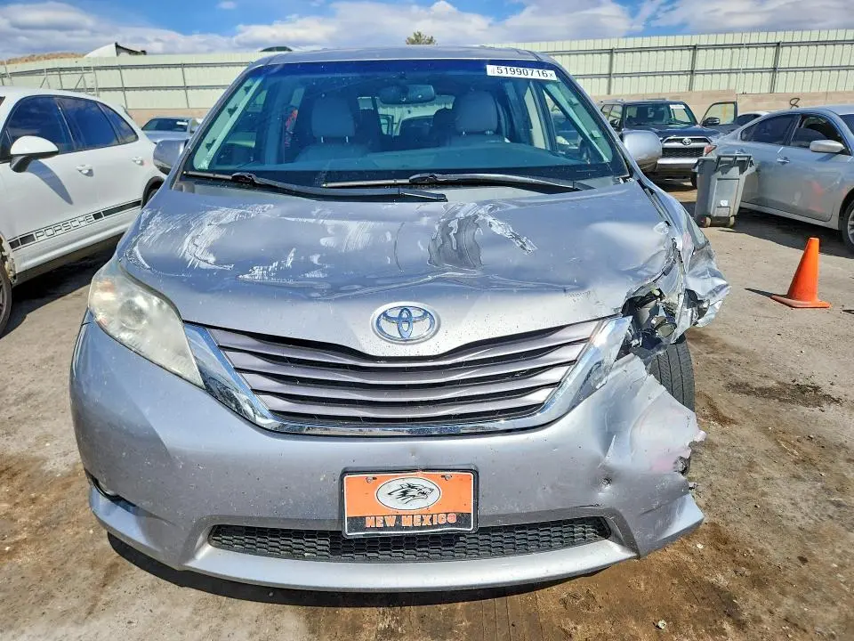 2015 TOYOTA SIENNA XLE PREMIUM 8-PASSENGER  