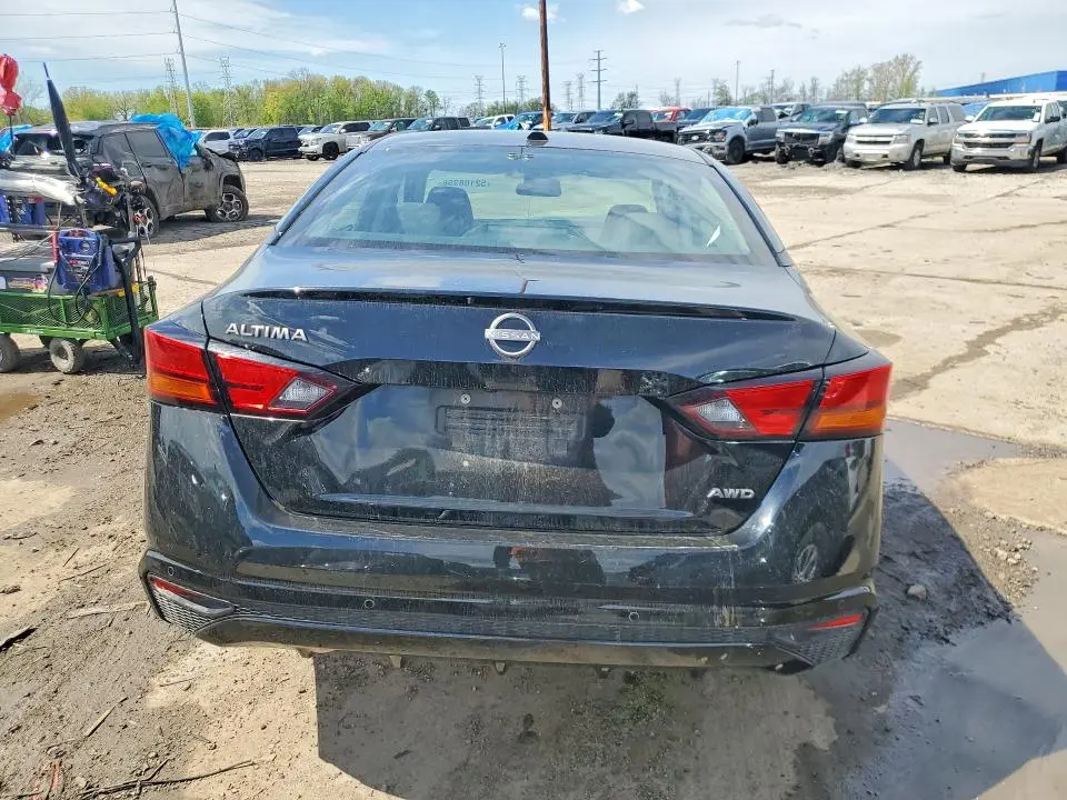 2025 NISSAN ALTIMA SV  