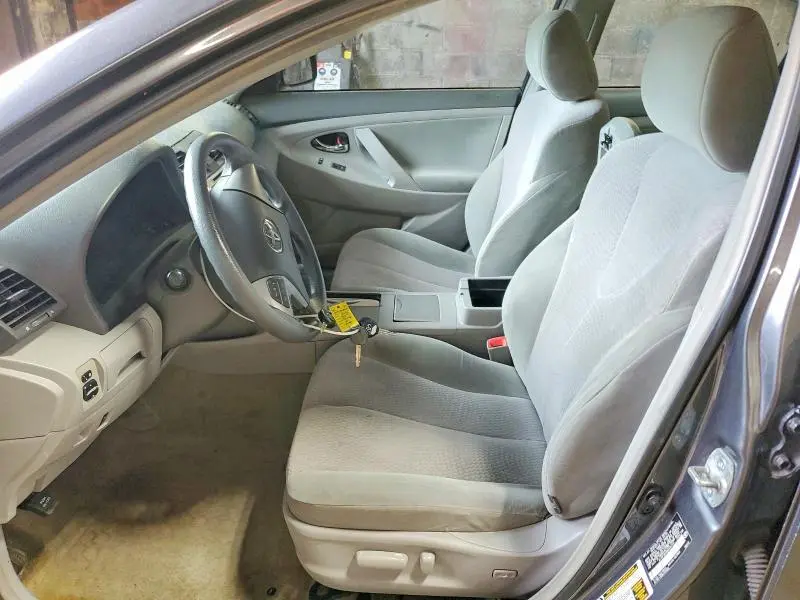 2010 TOYOTA CAMRY LE  