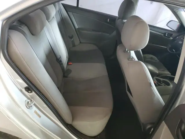 2010 HYUNDAI SONATA GLS  