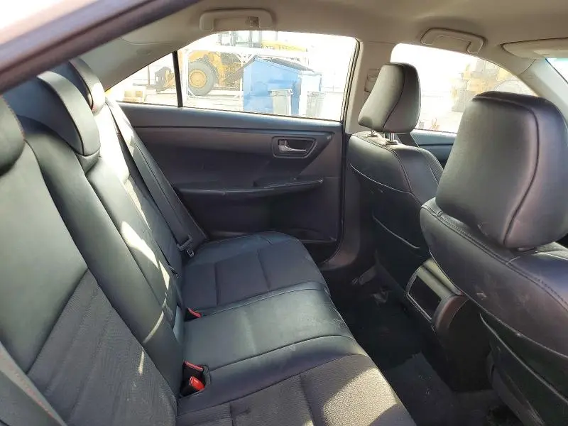 2016 TOYOTA CAMRY SE  