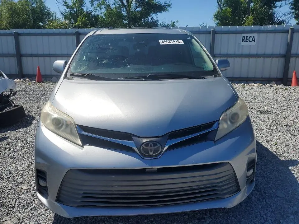2019 TOYOTA SIENNA XLE 8-PASSENGER  